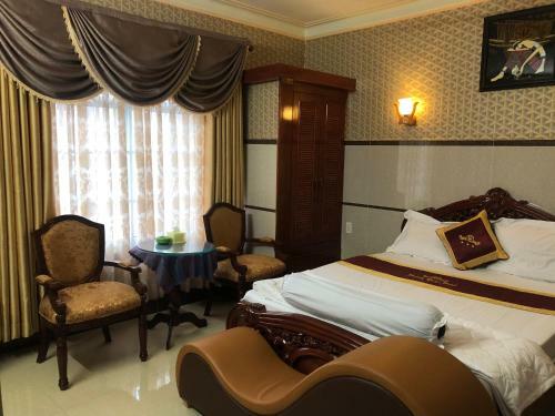 Ho�ng Qu�n Hotel