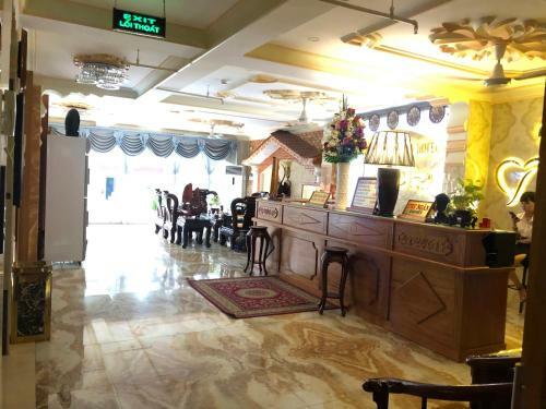 Ho�ng Qu�n Hotel