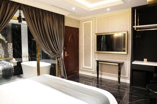 Enjoy Hotel 7