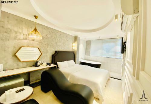 A In Hotel Del Luna