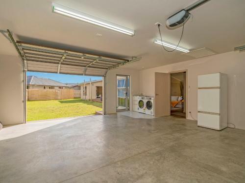 Breezy Daze - Cooks Beach Holiday Home