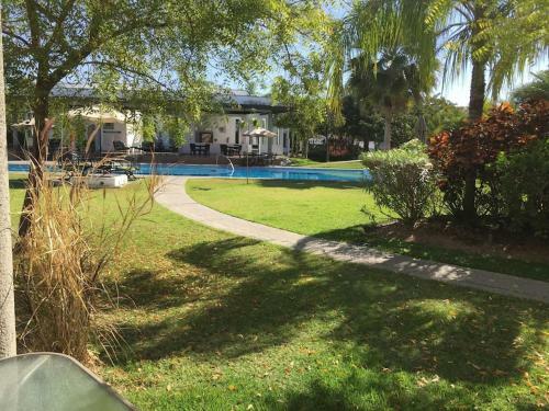 House With Pool Near The Beach Cte69