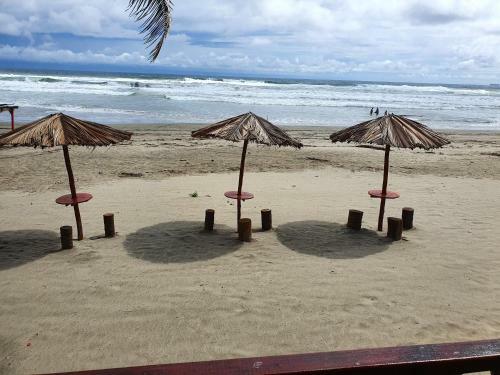 Lodge Bungalows La Perla Playa Azul
