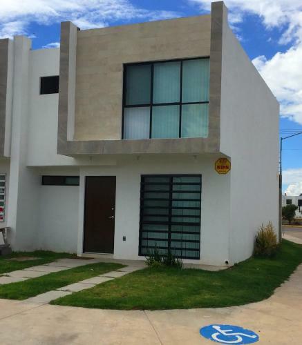 Moderna Casa 3 Rec�maras Cerca Zona Industrial