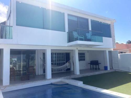 Espectacular Villa En La Playa De Progreso