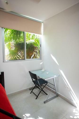 Spacious And Private Retreat 1 Block From The Beach In Progreso East