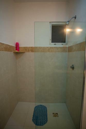 Spacious And Private Retreat 1 Block From The Beach In Progreso East