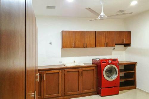 Casa Hector, Con Jacuzzi, Cerca Del Foro Gnp.