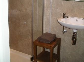 Hostal Phoenix Guest House