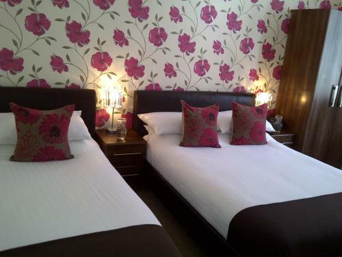 Hostal Senlac Guesthouse