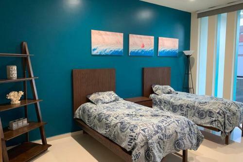 Hermosa Casa En Cerritos