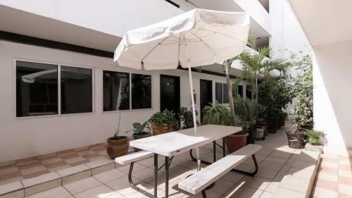 Hotel Dorada Inn