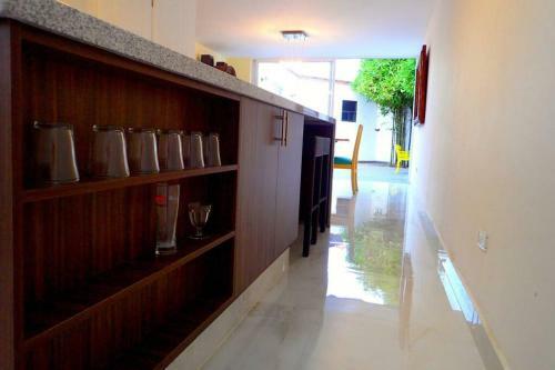 Quiet House W/3 Be + Spacious & Lightt