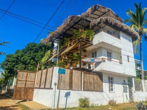 Hotel Shaka House