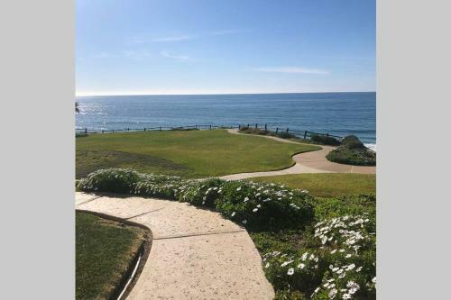 Apartamento New Modern Rosarito Beach Front Condo