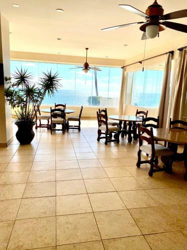 Apartamento New Modern Rosarito Beach Front Condo