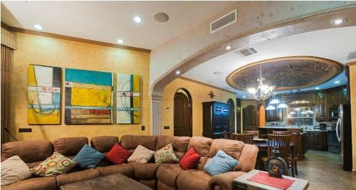 Esmeralda 3br Ea 102 By Casago