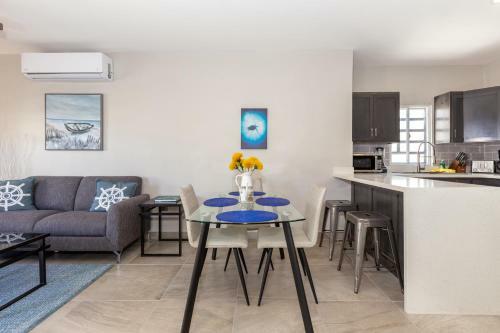 New Comfortable Home In Central