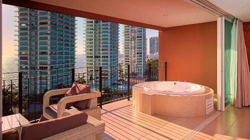 Apartamento Grand Venetian Beachfront Condos