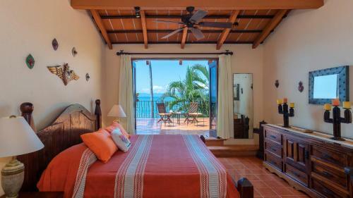 Beautiful Oceanfront Villa - Amapas Beach