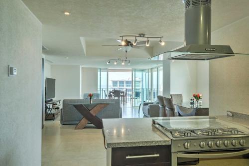 Apartamento Upscale Puerto Vallarta Condo With Beachfront Balcony
