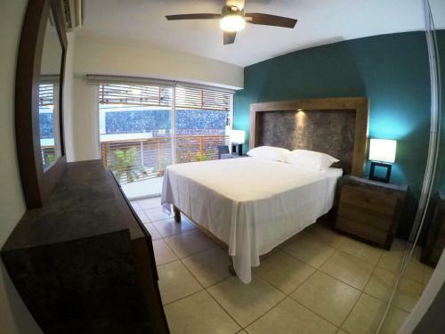 3 Bedroom Apartment At La Joya Hotel Zone