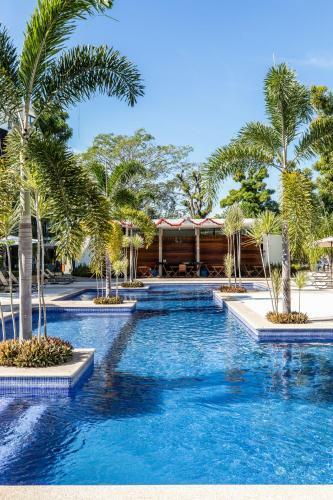 Apartamento Modern 2 Bdrm Apt 4th Floor, Pool & Smart Lock