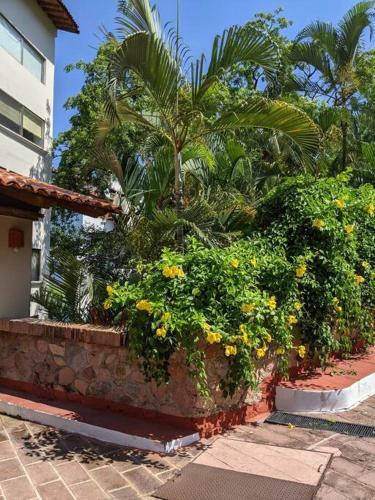 Apartamento 2 Bed/2 Bath Condo W/stunning Ocean Views & Pool