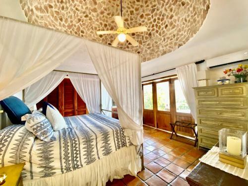 Elegant Small Hillside Villa With Ocean Views