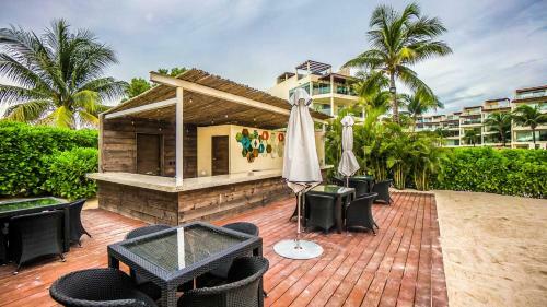 Embassy Penthouse Beachfront At The Elements By Bric