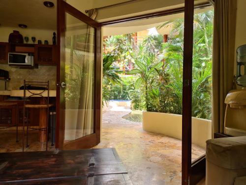 Luxury Villas One Block From Te Beach By Sol-ha