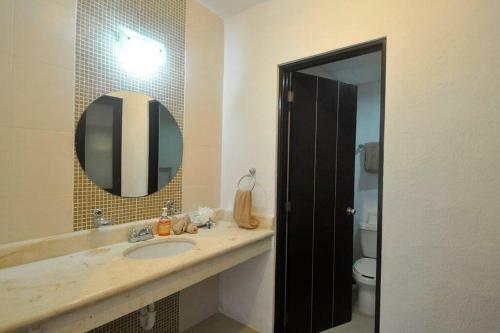 Poolside Tranquil Apartment In Playa Del Carmen