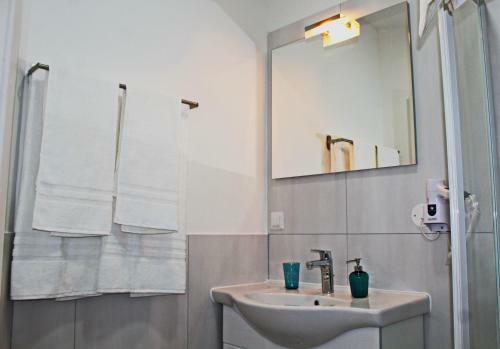 Hostal Catalleya Haus