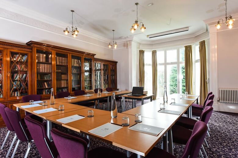 Hotel Halifax Hall