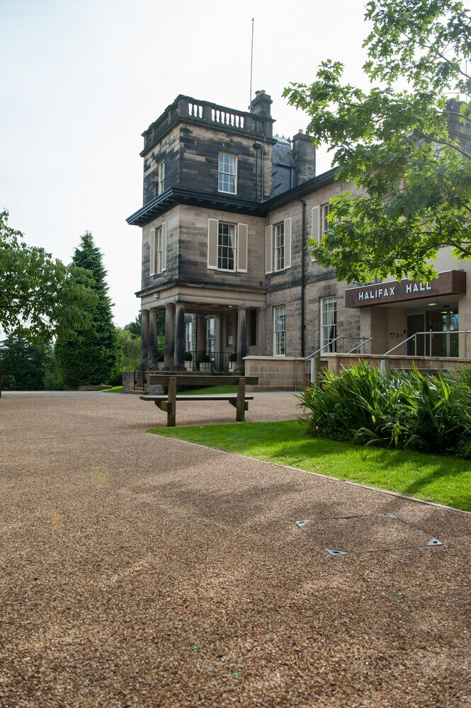 Hotel Halifax Hall