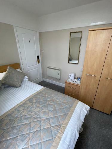 The Queens Hotel