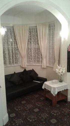 Hostal Knighton Lodge