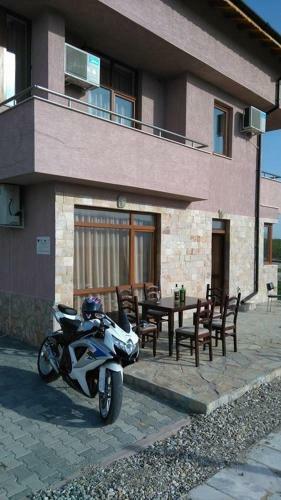Hostal Pirin Private Houses