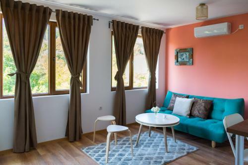Rebus Apartments