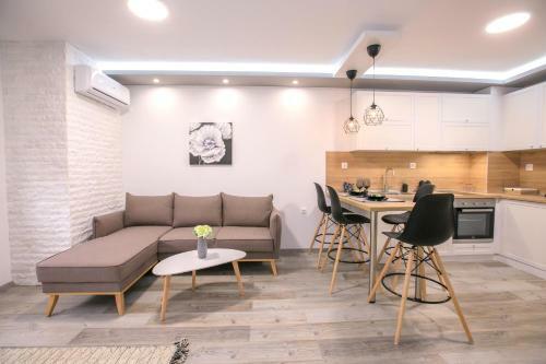 Babylon Park Apartment