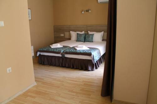 Hostal Garden Guest House