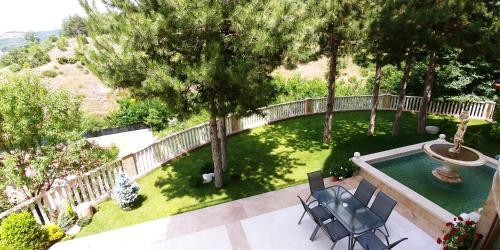 Hostal Garden Guest House