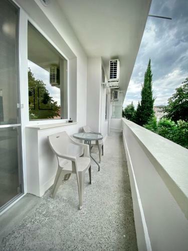 Stylish Top Centre Apartment For 4 Guests