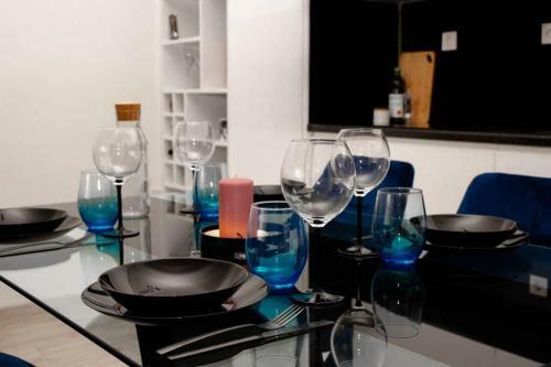 Super Luxurious & Spacious Designer Apartment.