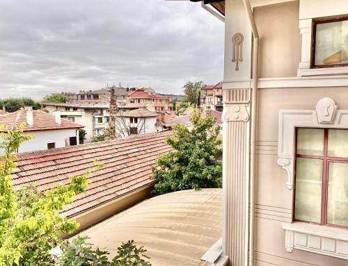 Top Location Apartment With 2bath & Parking For 6 Guests