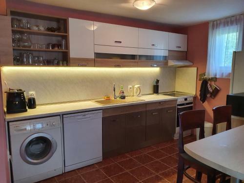 Hostal Velina House