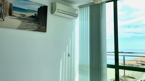 On The Beach Apartments No 17