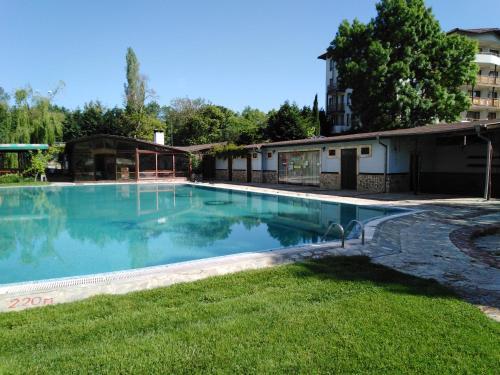 Private Apartment In Saint Elena