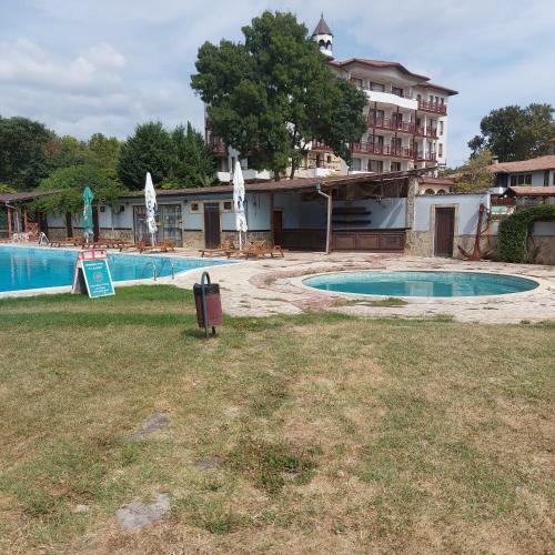 Private Apartment In Saint Elena