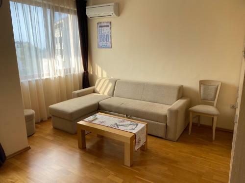 Happy Home Apartment